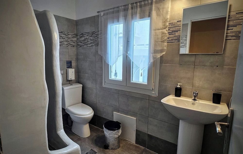 Room in Studio - Pleasure Studios1 Person 3 Shared Dormitory, 1 Bedroom, Balcony, Garden View 14