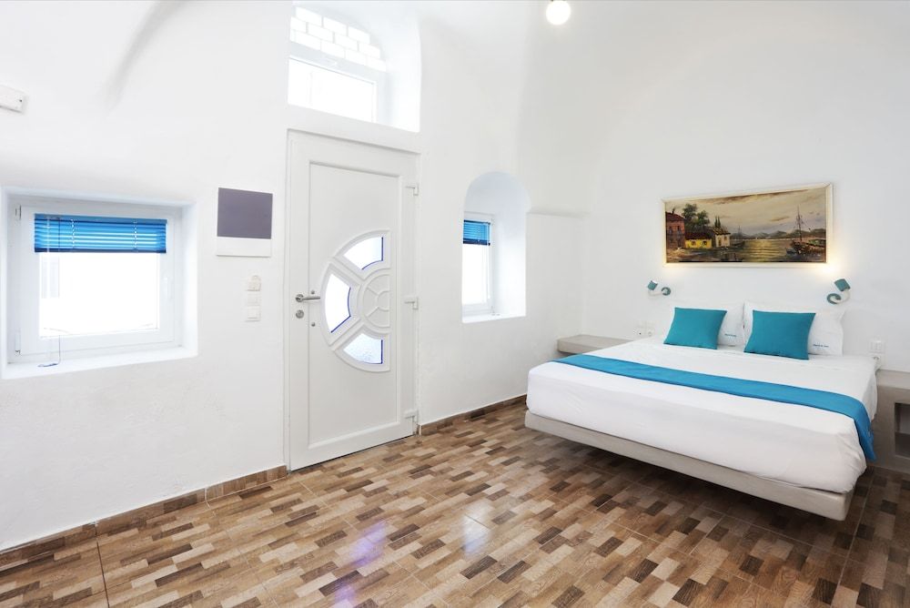 undefined Church & Cave - Santorini Private Residences 3