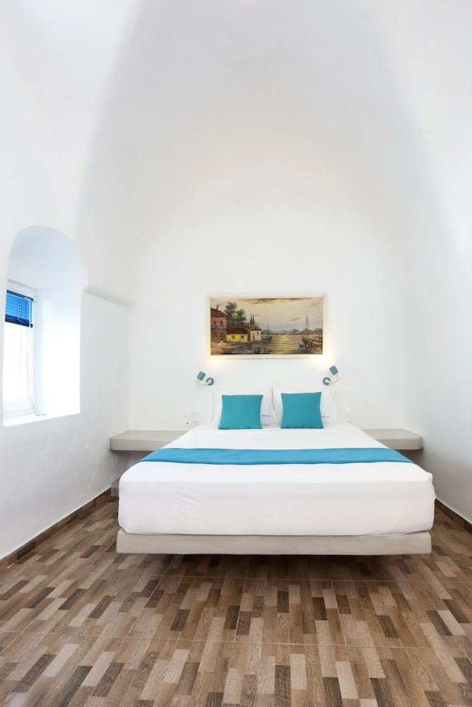 undefined Church & Cave - Santorini Private Residences 5