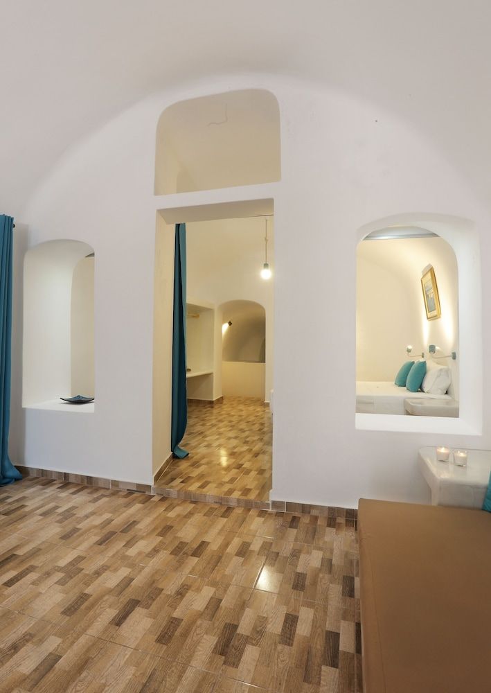 Church & Cave - Santorini Private Residences Luxury House, 2 Bedrooms, Hot Tub 7