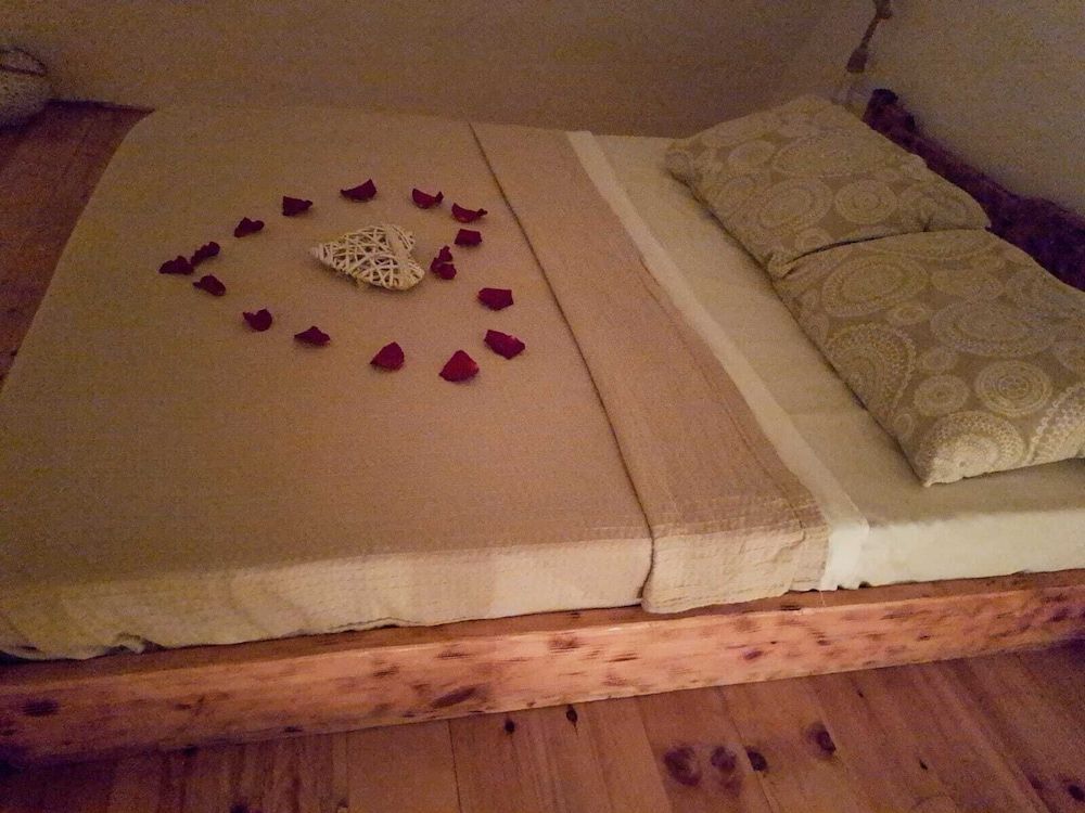 Asera Suites Near Kamari Beach Traditional Suite, Hot Tub (Asera 2) 16