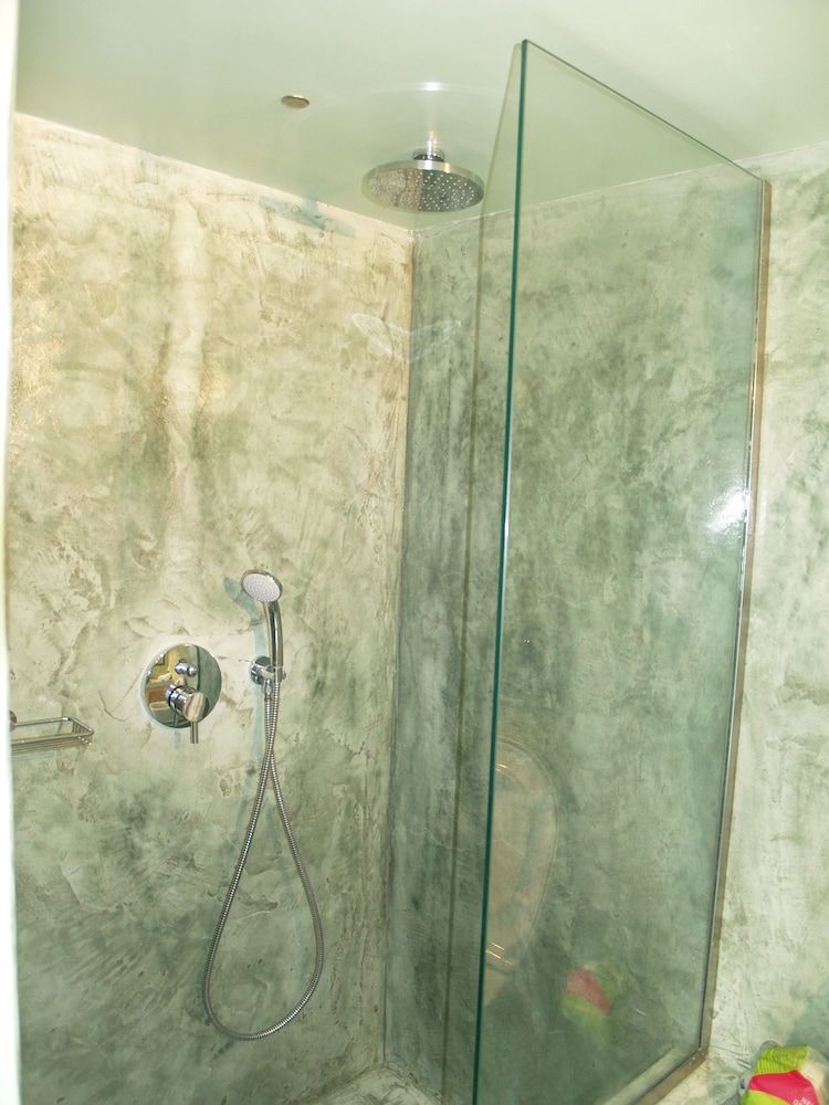 Mythos Traditional Stonehouse Apartment 9