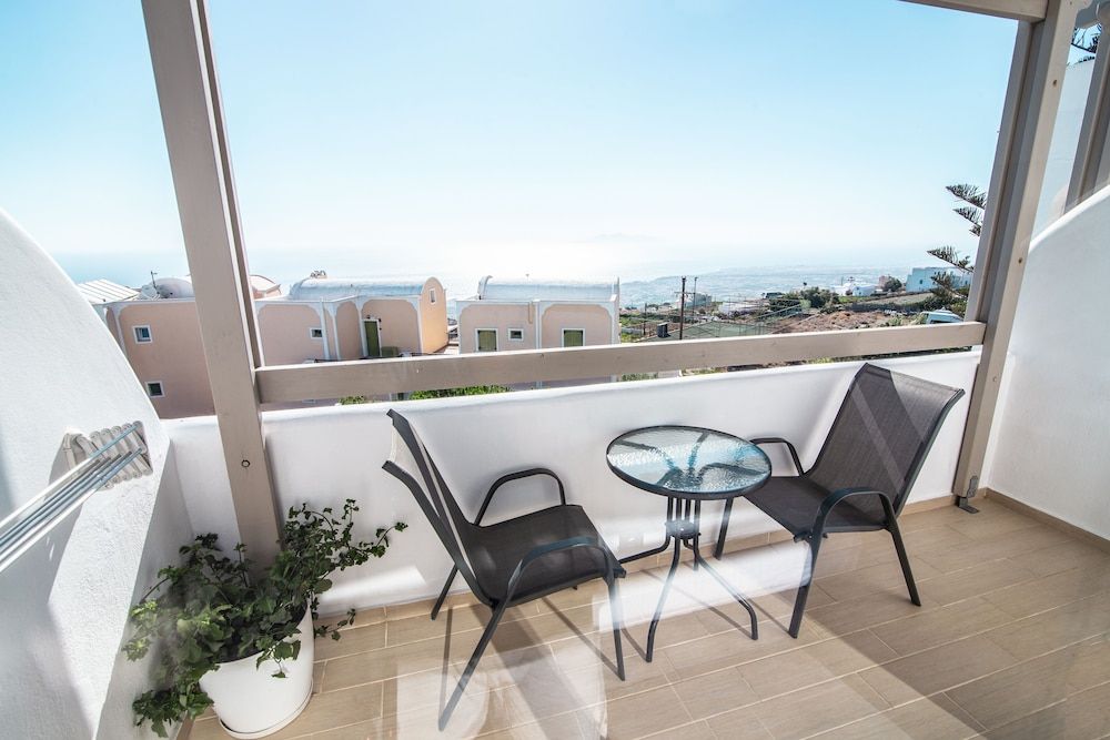 Burned Rock Suites Deluxe Apartment, 1 Bedroom 18