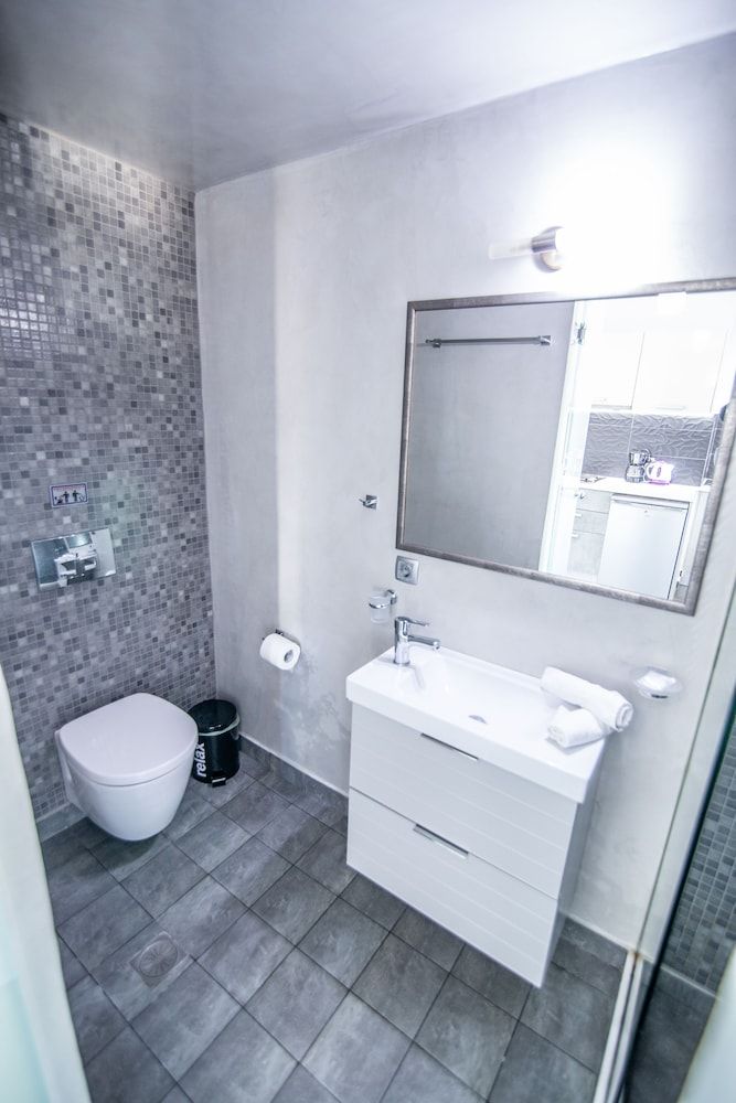 Burned Rock Suites Deluxe Apartment, 1 Bedroom 15