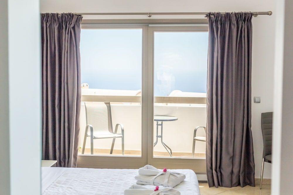 Burned Rock Suites Deluxe Apartment, 1 Bedroom 14