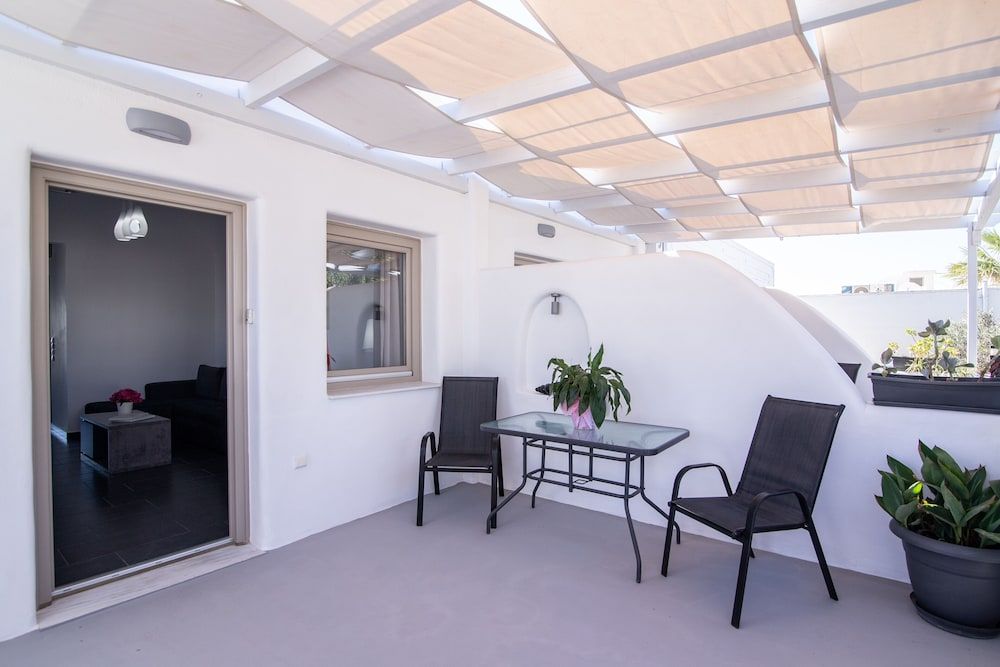Burned Rock Suites Deluxe Apartment, 1 Bedroom 13