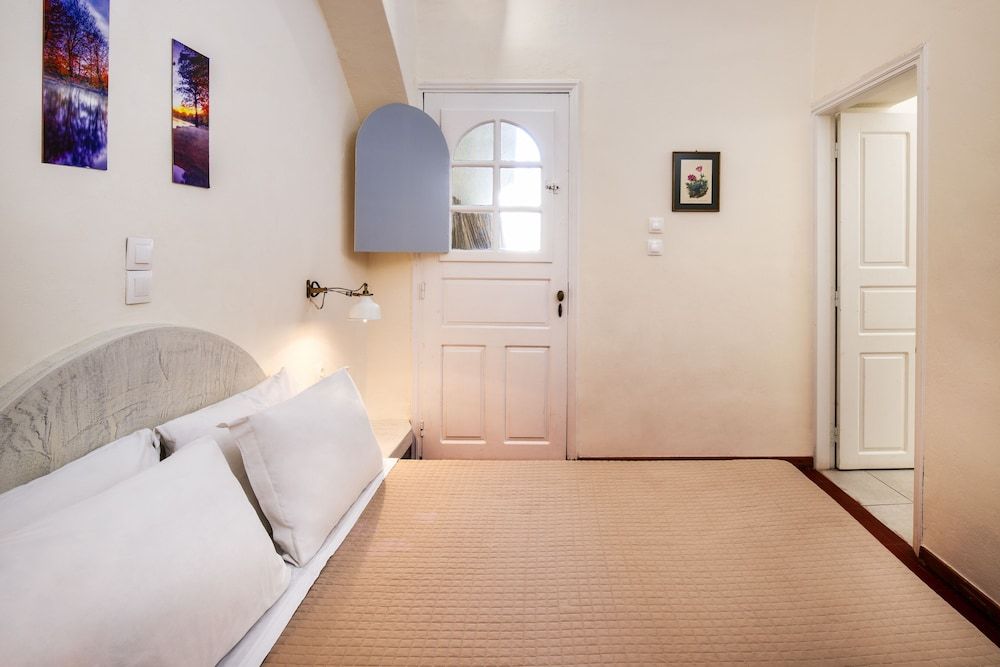 undefined Day One Fira Mansion 10