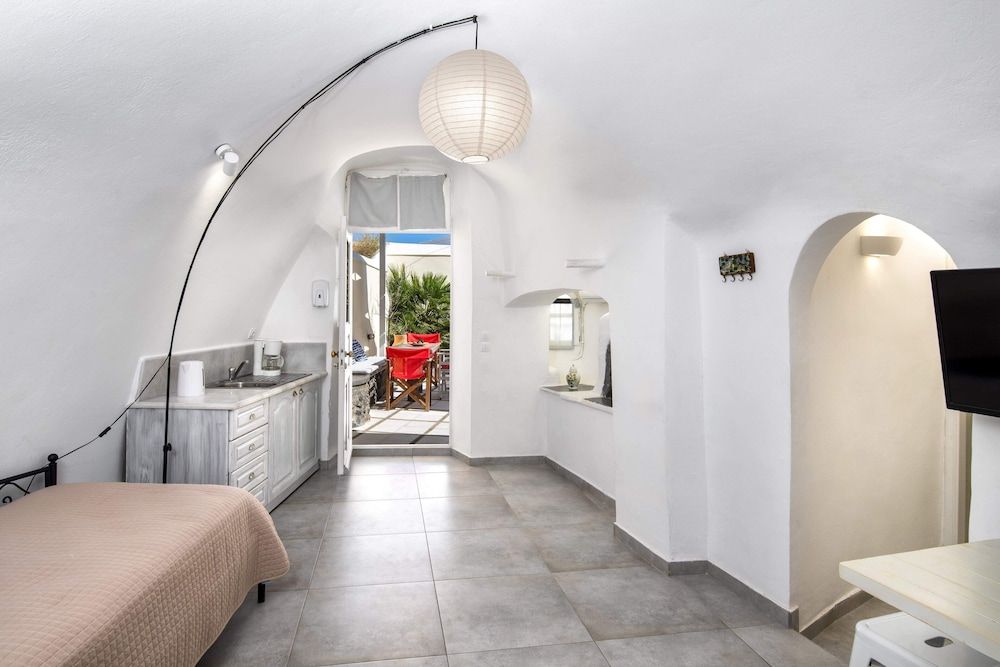 undefined Day One Fira Mansion 3