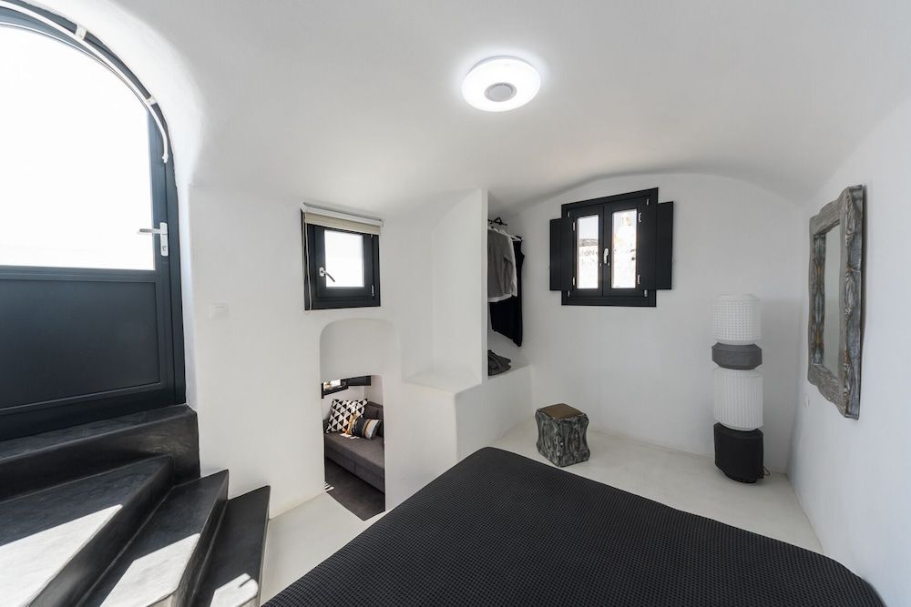 undefined The Luna Suite with Hot Tub 5