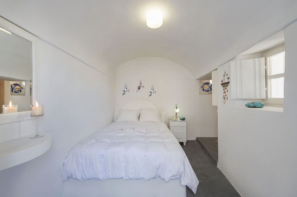 undefined White Cave Private Villa 8