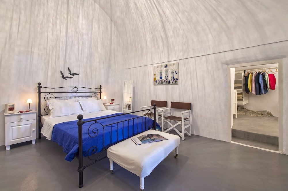 undefined White Cave Private Villa 9