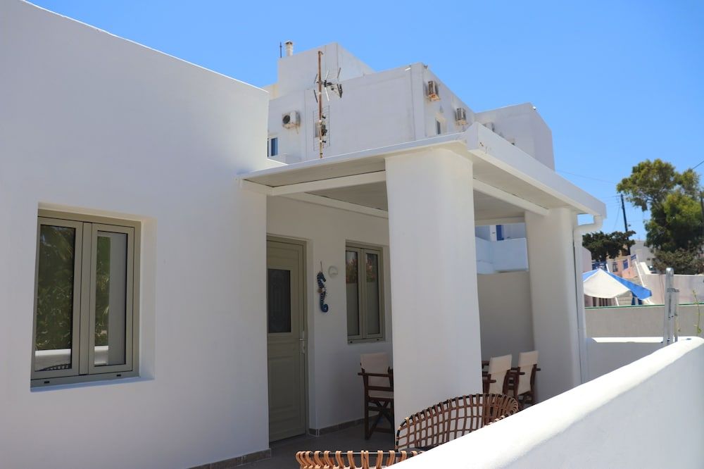 undefined Stunning 1-bed Apartment in Karterádos 2