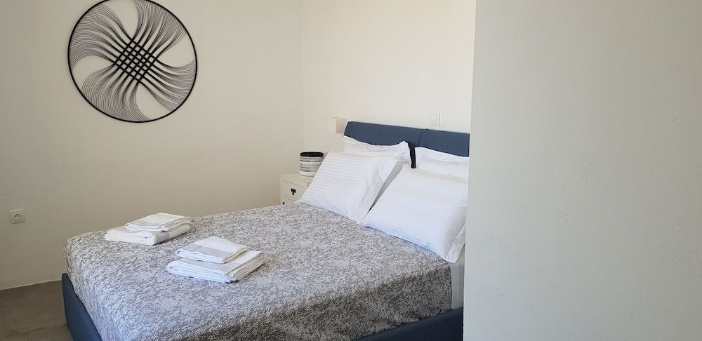 undefined Stunning 1-bed Apartment in Karterádos 4