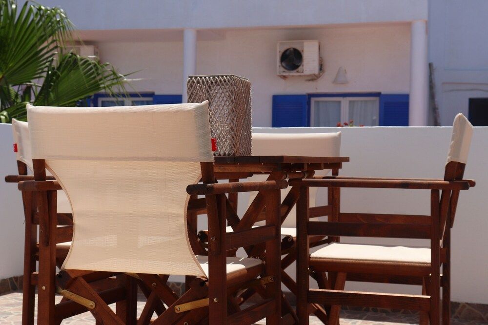 undefined Stunning 1-bed Apartment in Karterádos 8
