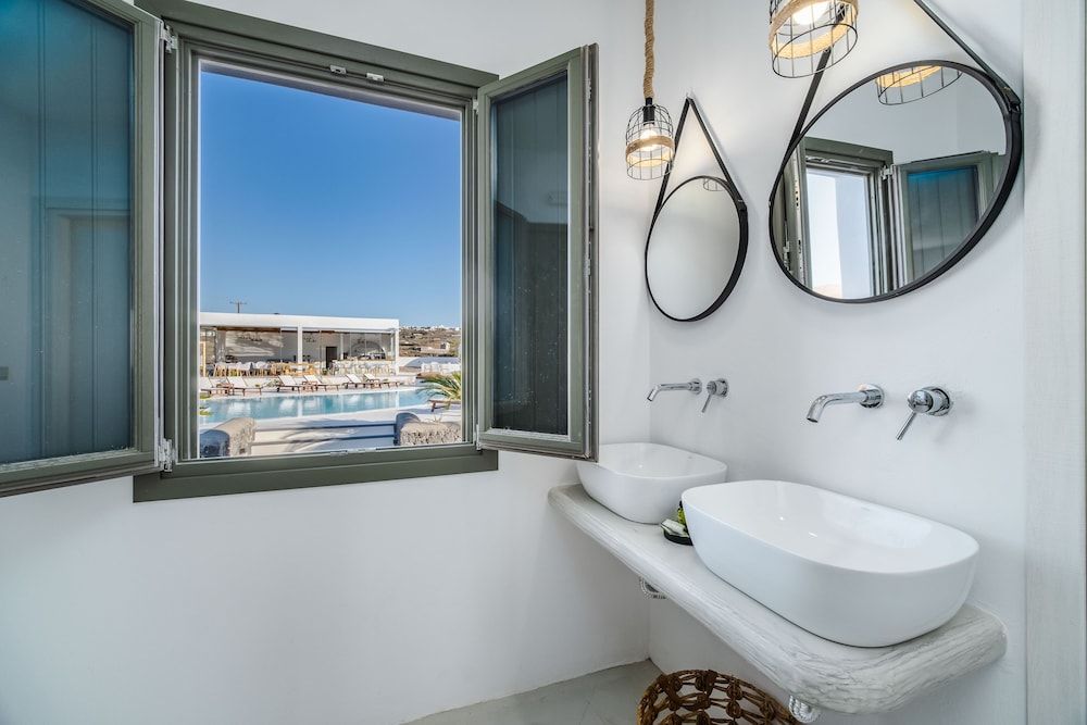 Amethyst Luxury Suites