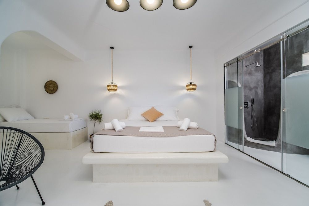 undefined Amethyst Luxury Suites 4