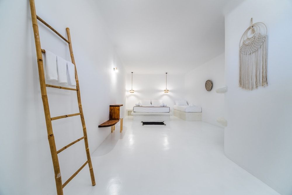 undefined Amethyst Luxury Suites 2