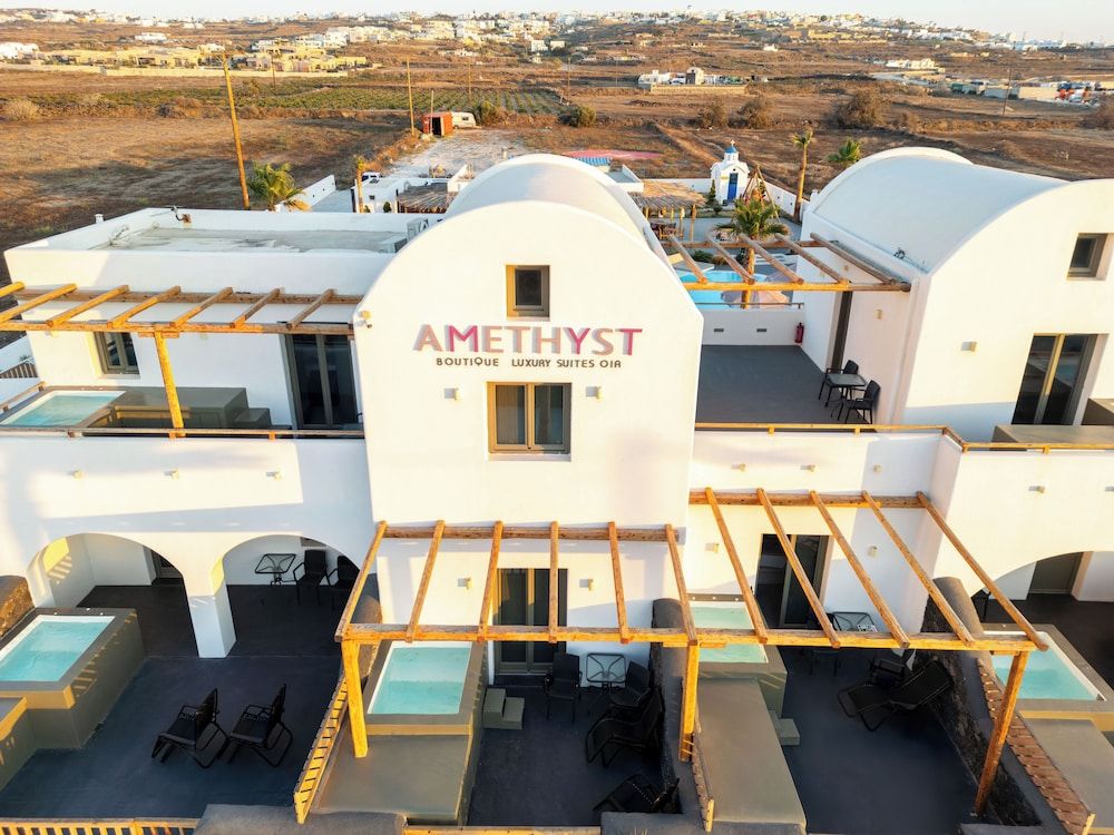undefined Amethyst Luxury Suites 6