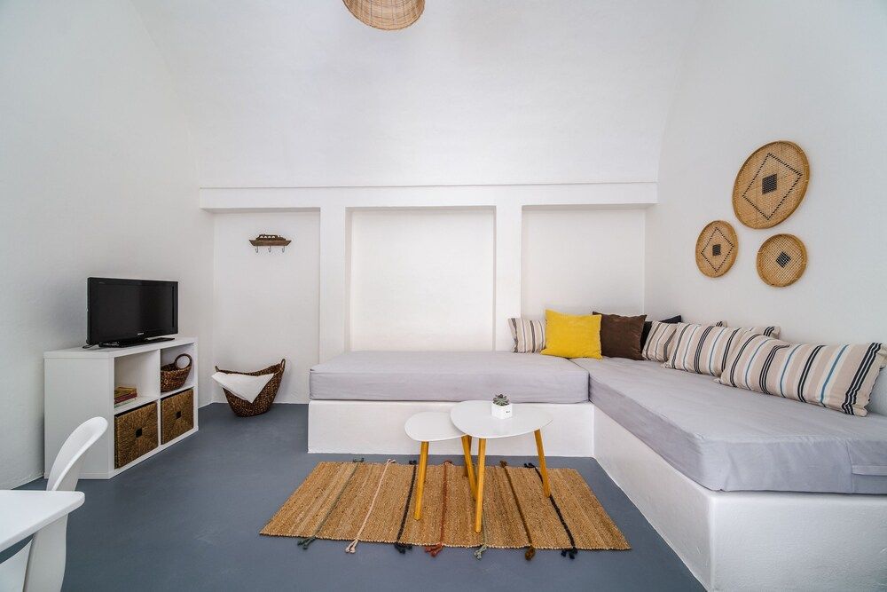 Villa Tholos - 400m from Kamari Beach Comfort Villa, 2 Bedrooms 13