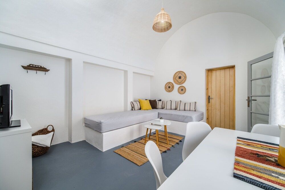 Villa Tholos - 400m from Kamari Beach Comfort Villa, 2 Bedrooms 11