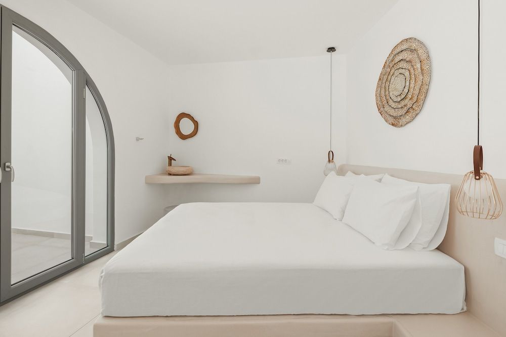 undefined Oyster Luxury Suites 7