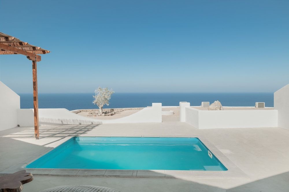 undefined Oyster Luxury Suites 5