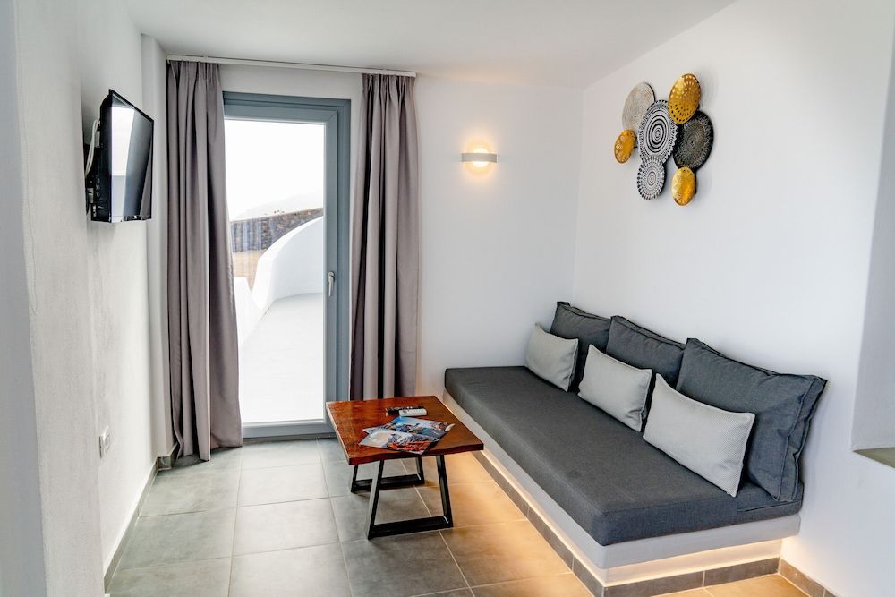 undefined Oyster Luxury Suites 7