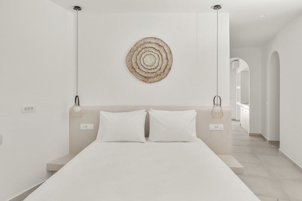 undefined Oyster Luxury Suites 6