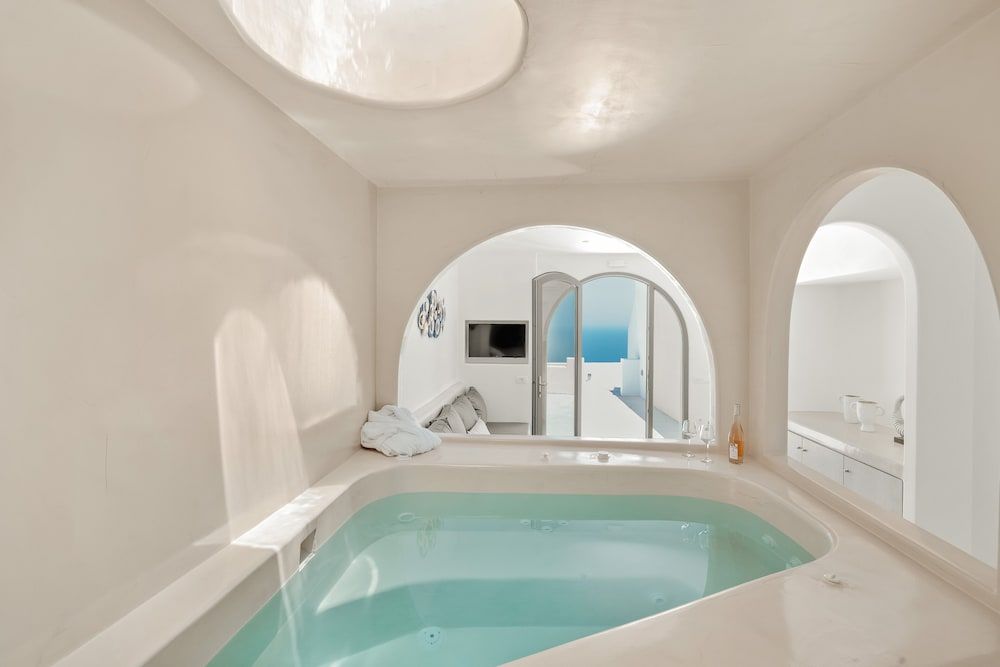undefined Oyster Luxury Suites