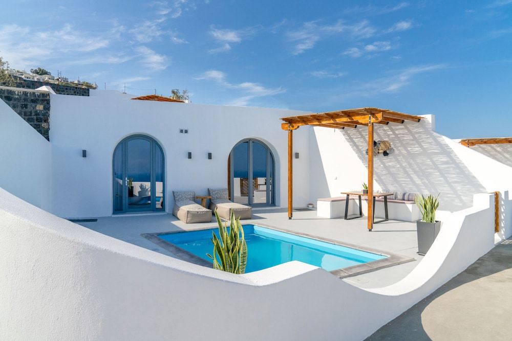 undefined Oyster Luxury Suites 3