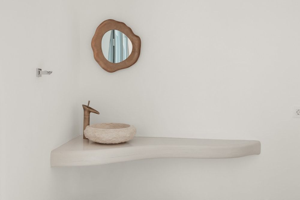 undefined Oyster Luxury Suites 9
