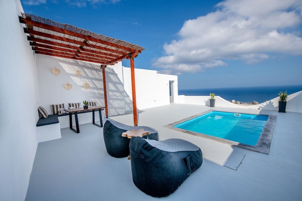 undefined Oyster Luxury Suites 2
