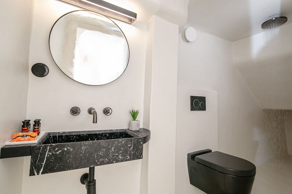 Platis Residence Villa Platis Residence Villa, Grande Caldera View with outdoor Hot Tub & indoor Hammam 20