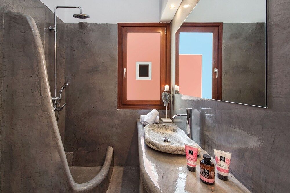 Modern House in the City Centre Fira for 5 Guests House 10