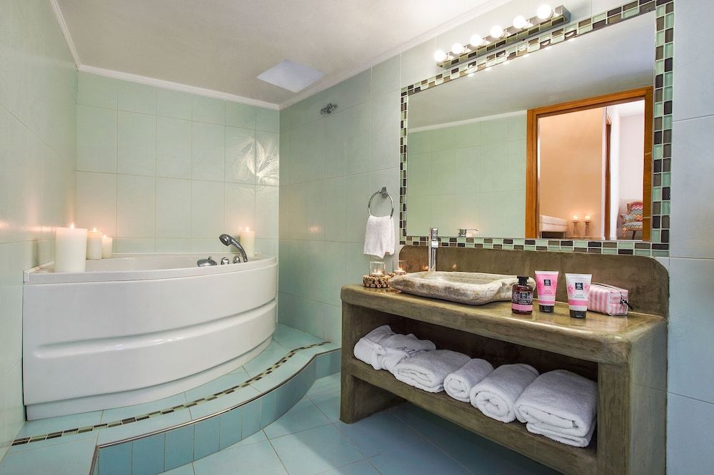 Modern House in the City Centre Fira for 5 Guests House 11