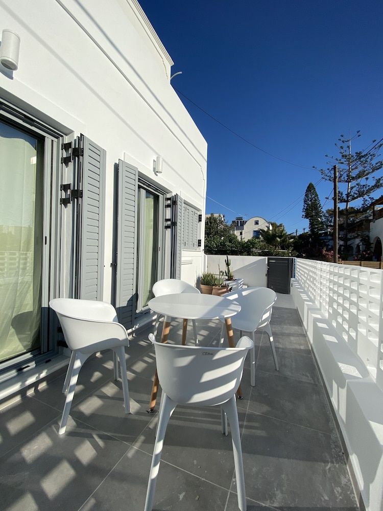 Marton Perissa Deluxe Apartment 4