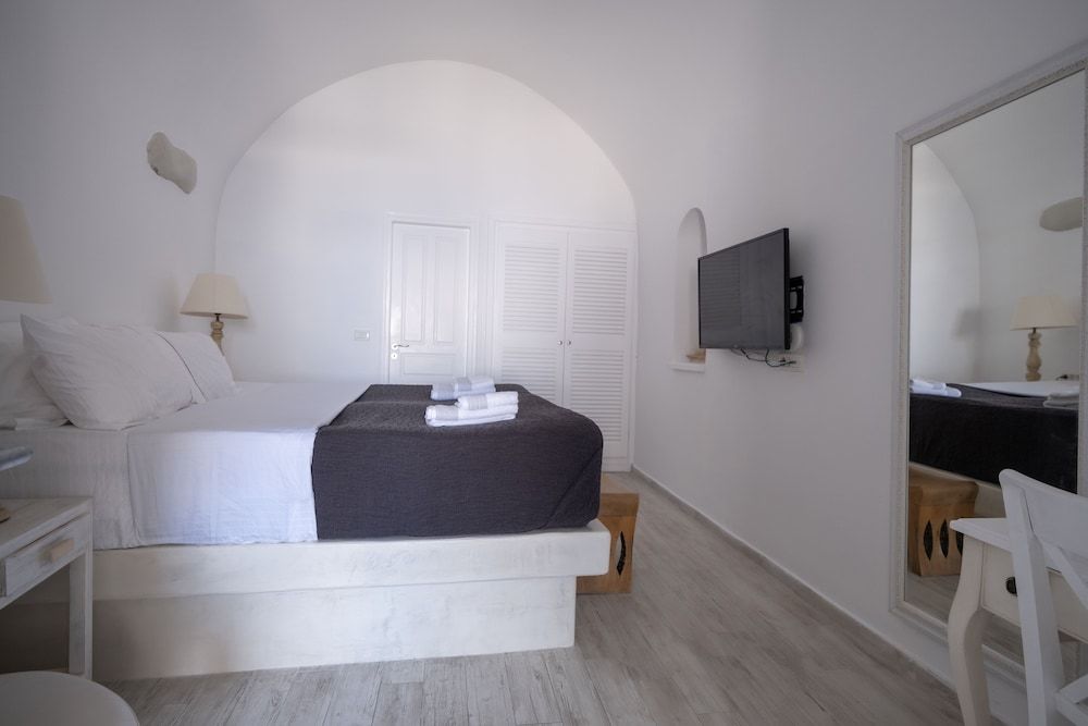 Standard, Double, Partial Sea View