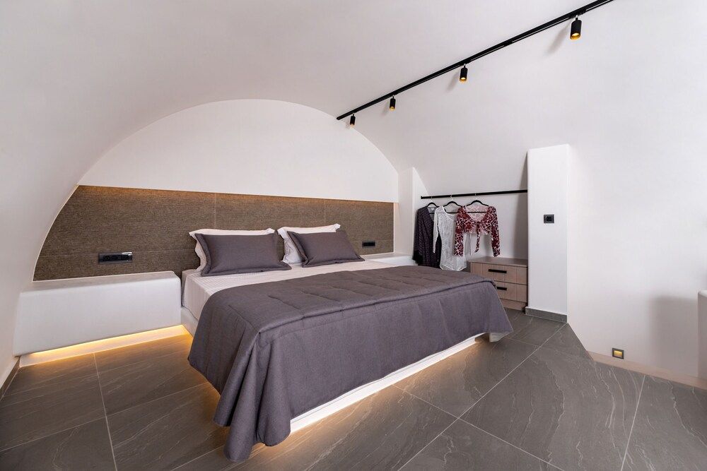 undefined Neoma Luxury Suites 4