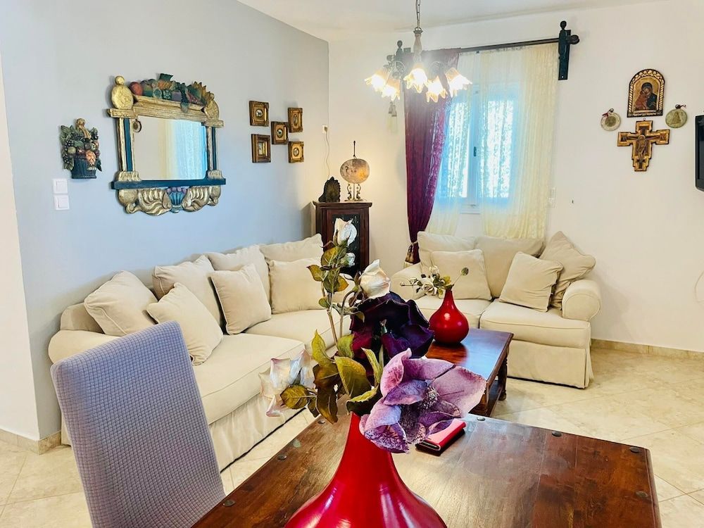 Villa Arietta Santorini Deluxe Apartment 10