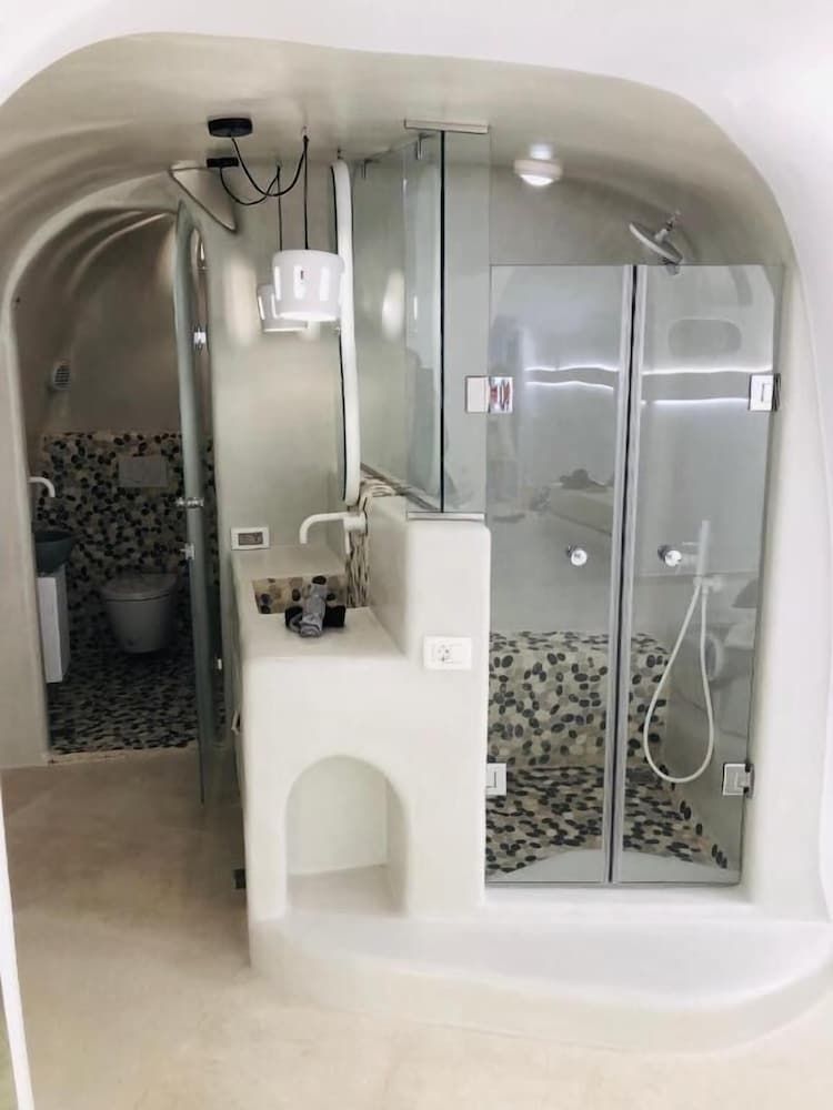 Marann cave Superior Room 12