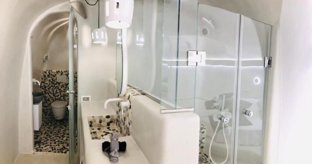 Marann cave Superior Room 13