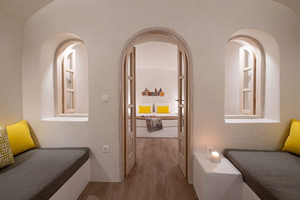 White Orchid Cave House & Studio Traditional House 13