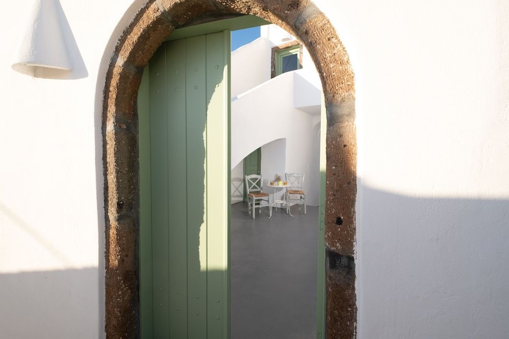 undefined White Orchid Cave House & Studio 5