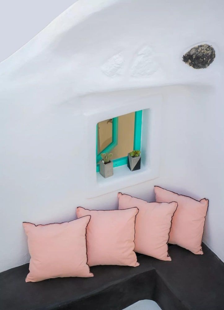 undefined Two Bedroom Villa With Private Indoor Cave Pool 6