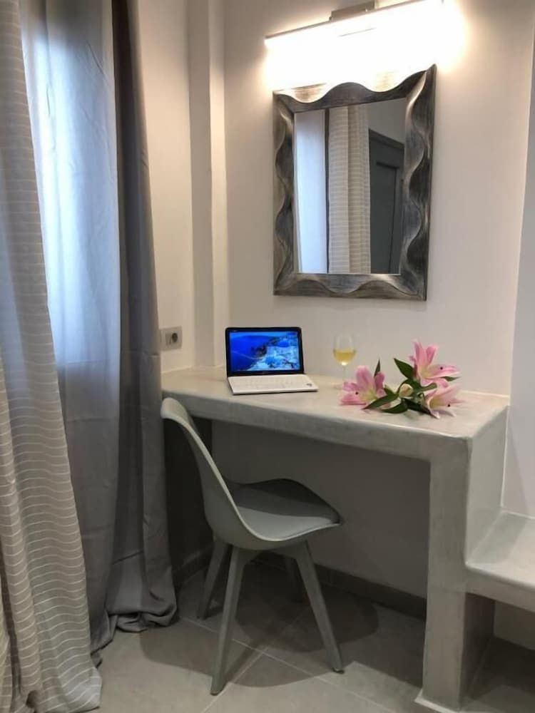 undefined Potamida Suites 5