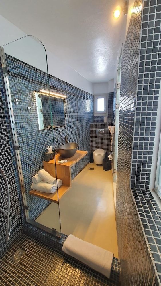 Caldera's Majesty Standard Suite, Hot Tub, Sea View 11