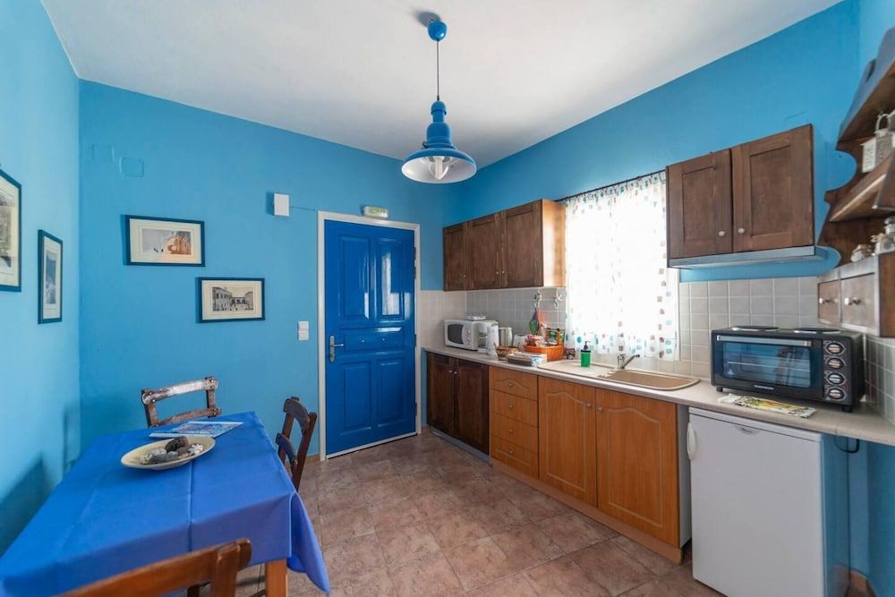 undefined Santorious Flower Covered Apartment 4