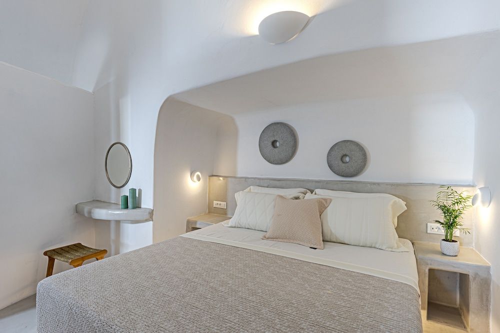 Kaleidoscope Imerovigli Suites Unique View Suite with Plunge Pool