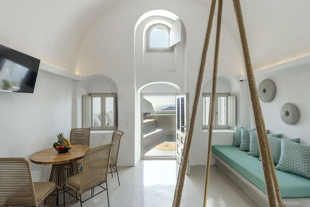 Kaleidoscope Imerovigli Suites Unique View Suite with Plunge Pool 7