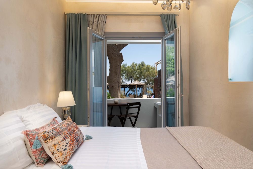 undefined THOUSAND STARS SUITES & ROOMS 5